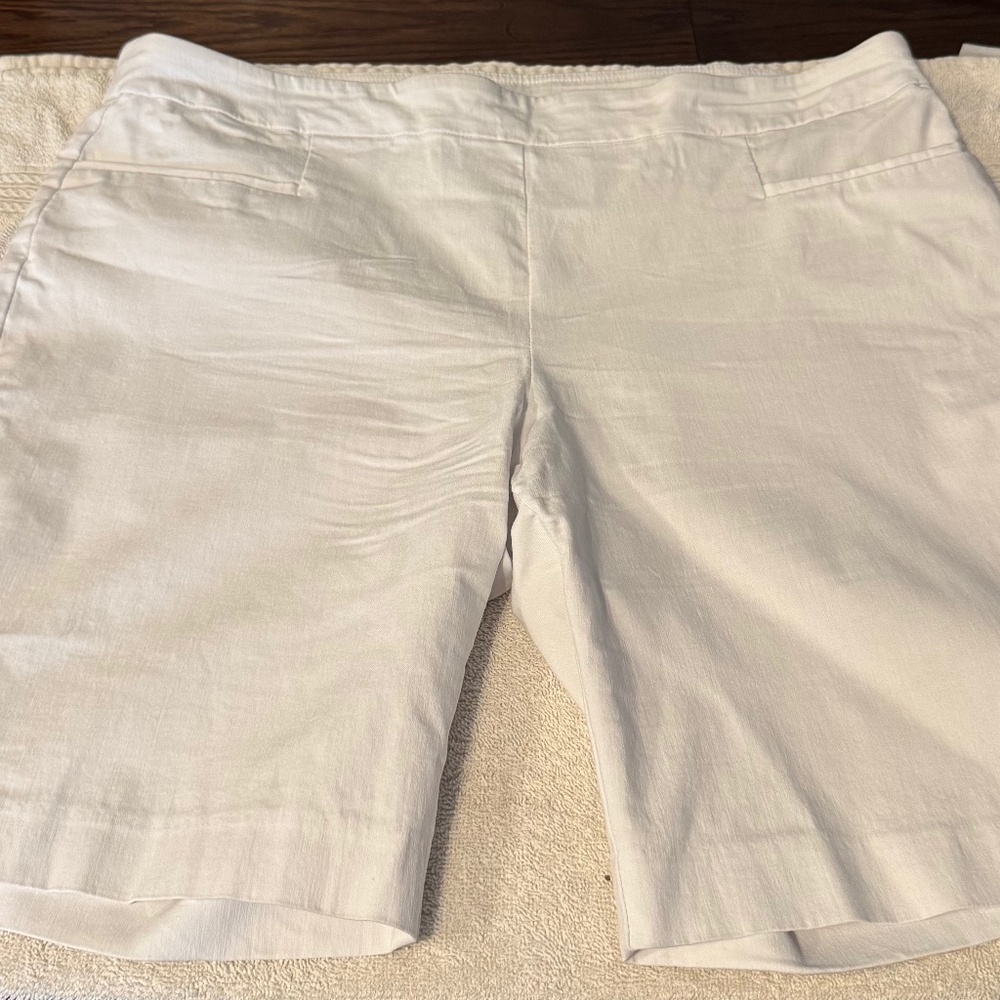 Women's Time & Tru White Shorts - Size XXL